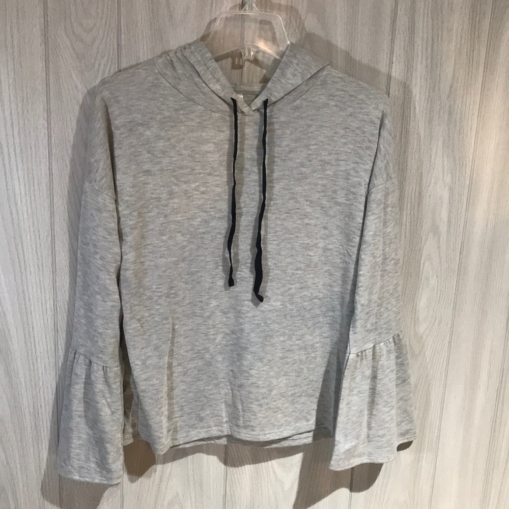 Tresics women’s gray long sleeve hooded shirt size Medium